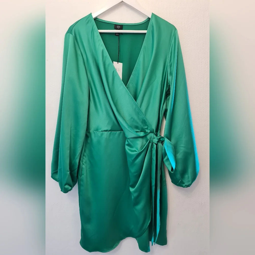 River Island green wrap satin mini dress size 18 NWT plus size - Picture 8 of 13
